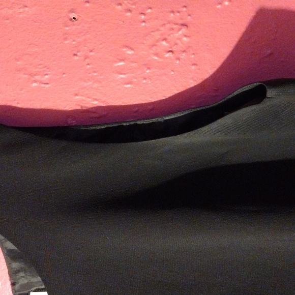 Tally Taylor, sleeveless,silky blouse - Picture 3 of 6